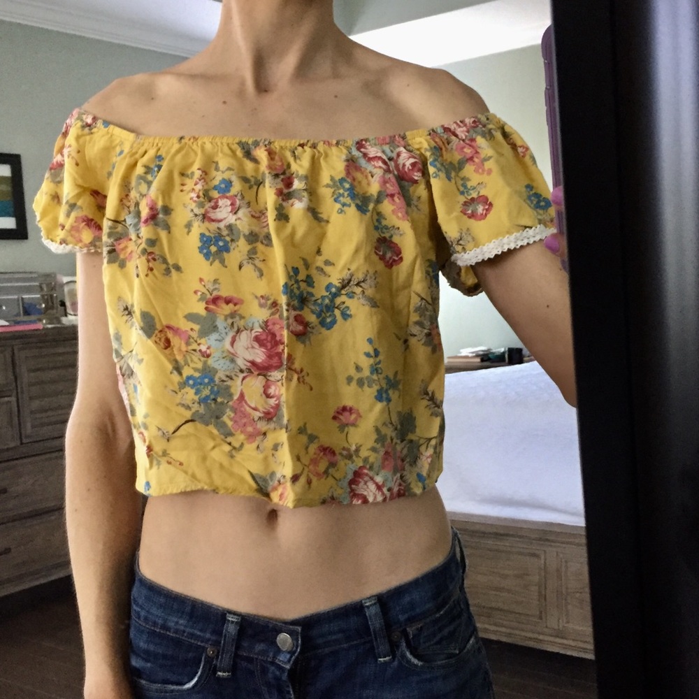 Flowy summertime crop top, off-shoulder size xs